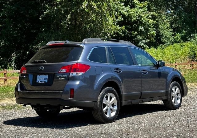 2014 Subaru Outback 2.5i Limited - Photo 9