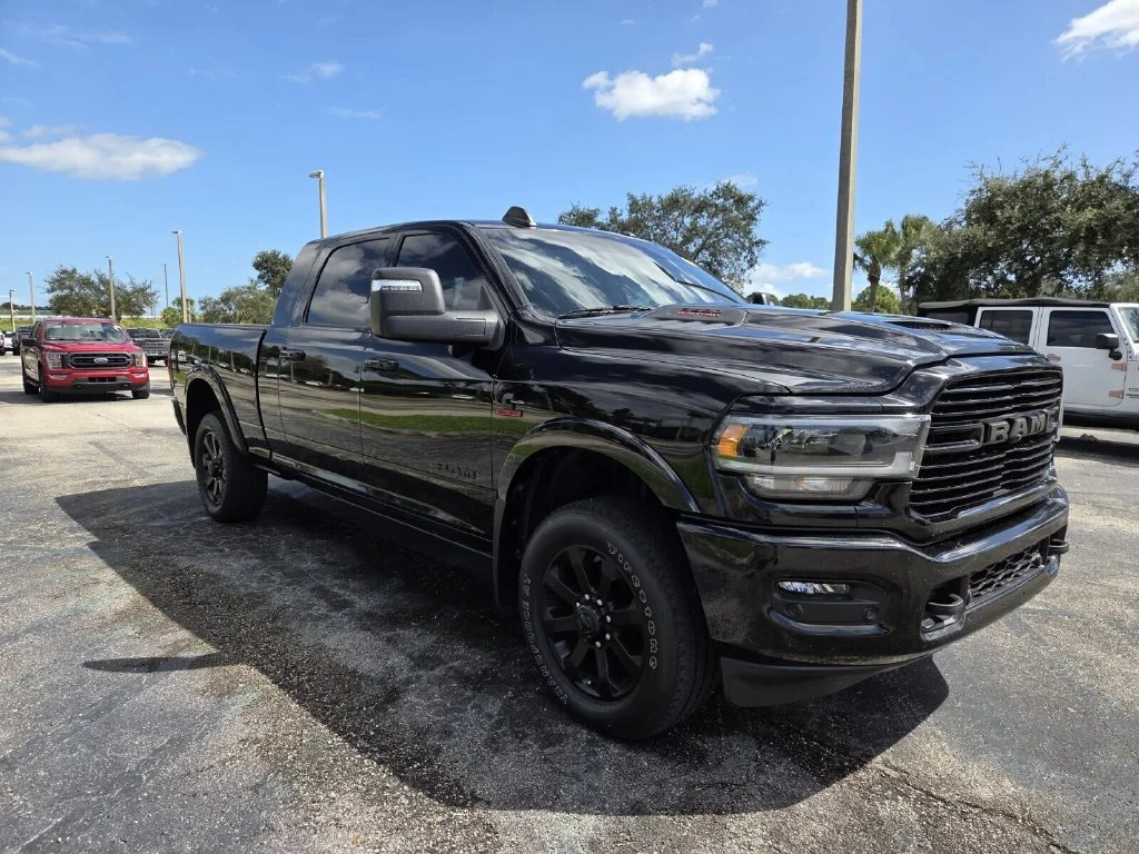 Used 2024 Diamond Black Crystal Pearlcoat Ram Laramie image 2