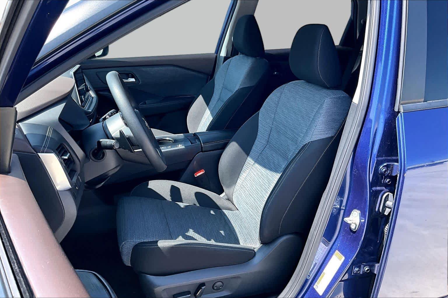 Used 2023 Caspian Blue Metallic Nissan SV image 15