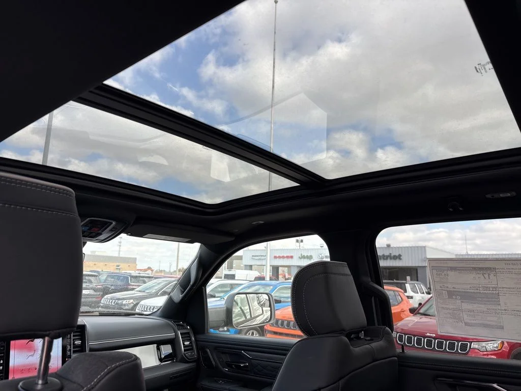 New 2026 Diamond Black Crystal Pearl-Coat Exterior Paint RAM Limited image 38