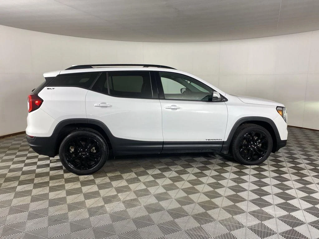 Used 2022 Summit White GMC SLT image 11
