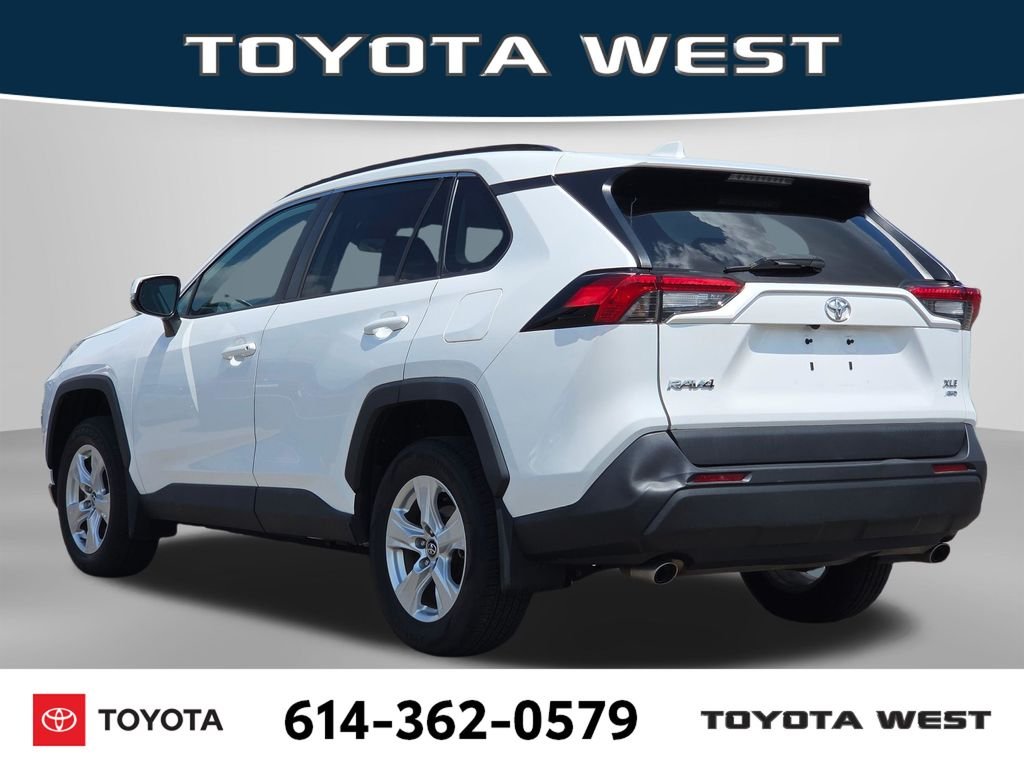 Used 2020 White Toyota XLE image 10