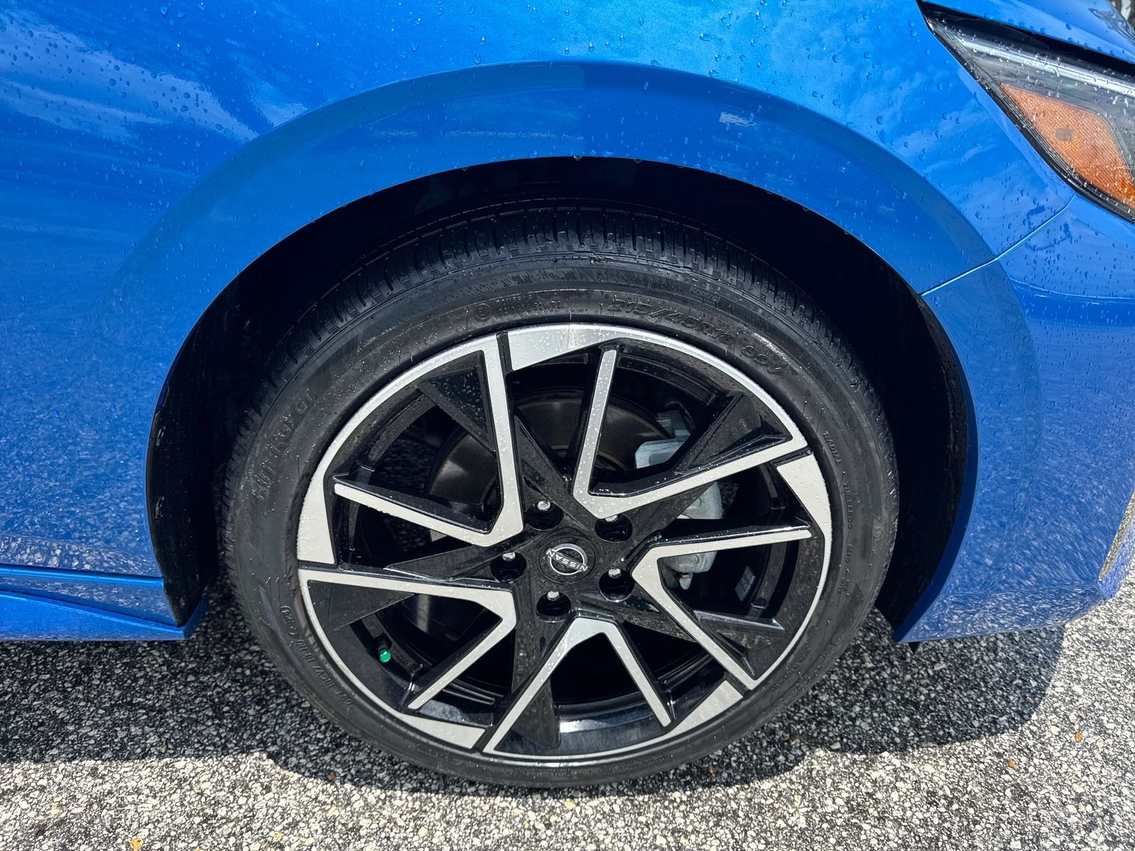 Used 2025 Electric Blue Metallic Nissan SR image 7