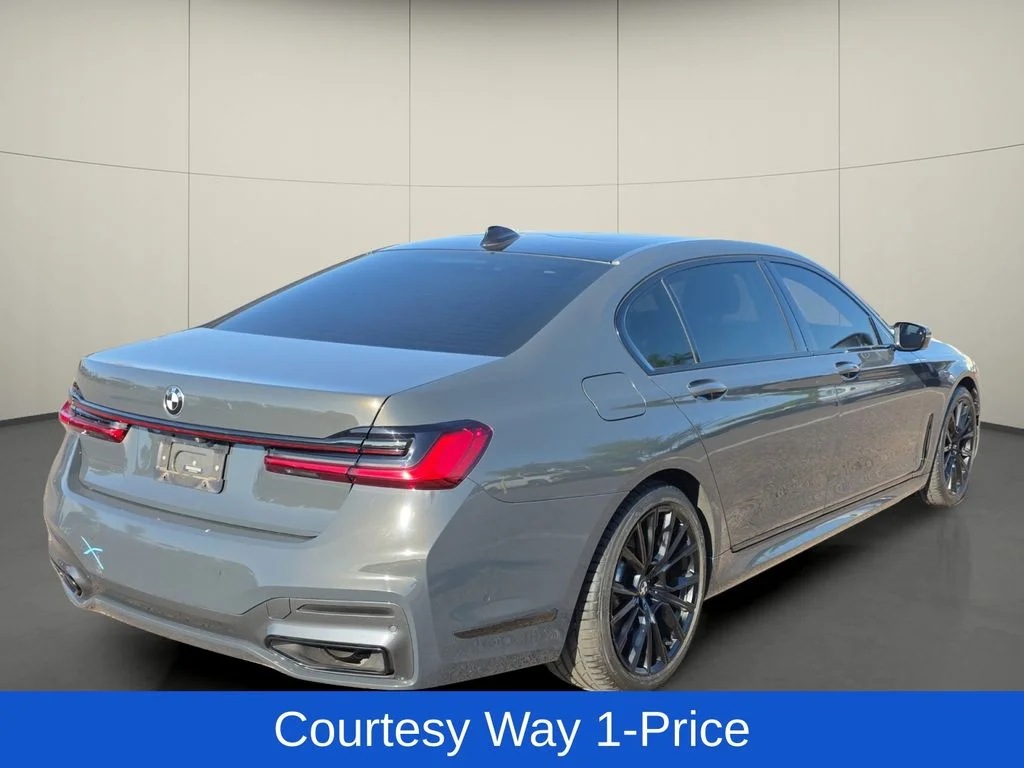 Used 2021 Gray BMW 740i image 9