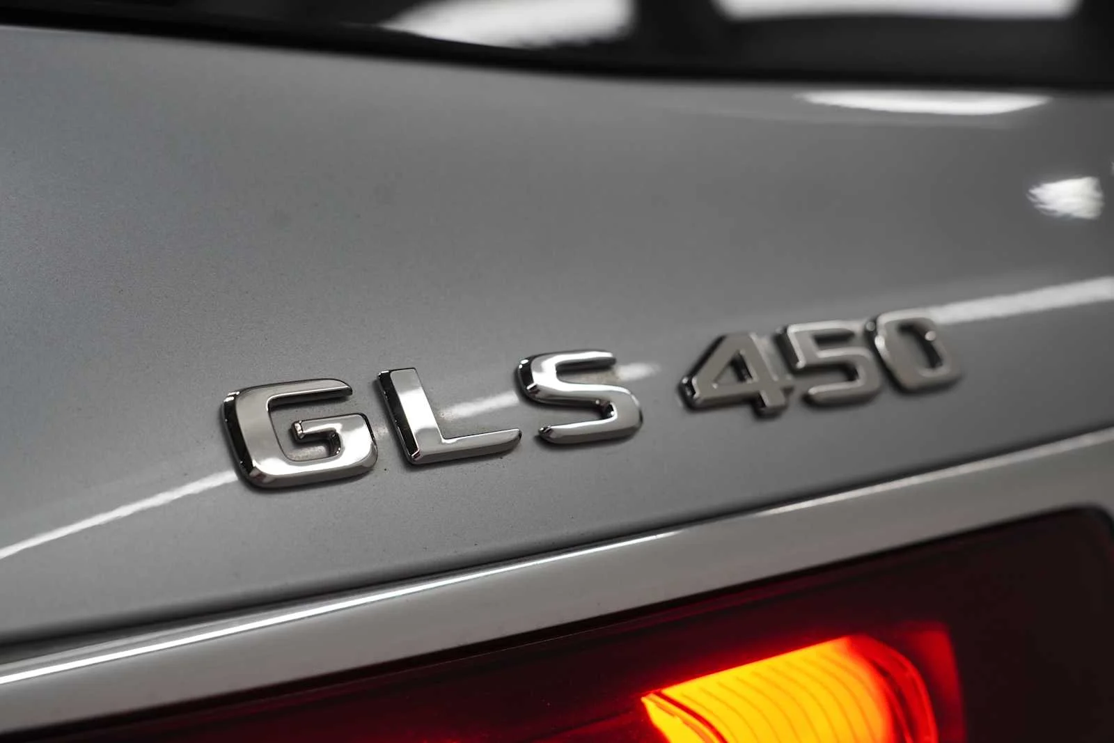 Used 2025 Cirrus Silver Metallic Mercedes-Benz GLS 450 image 9