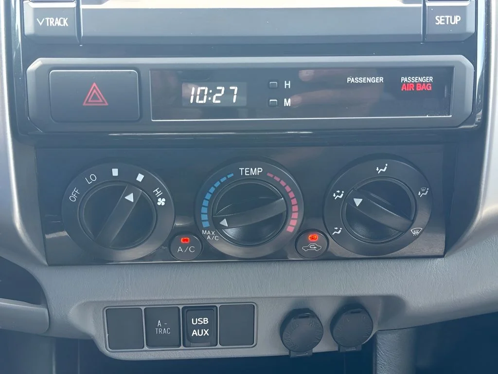 Used 2013 White Toyota Base image 9