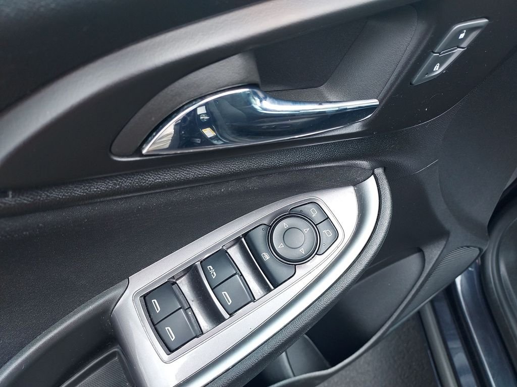 Used 2023 Gray Chevrolet LT image 19