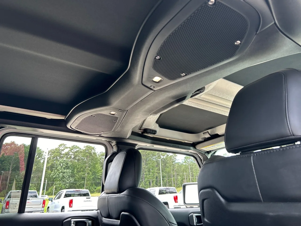 Used 2025 White Jeep Rubicon X image 24