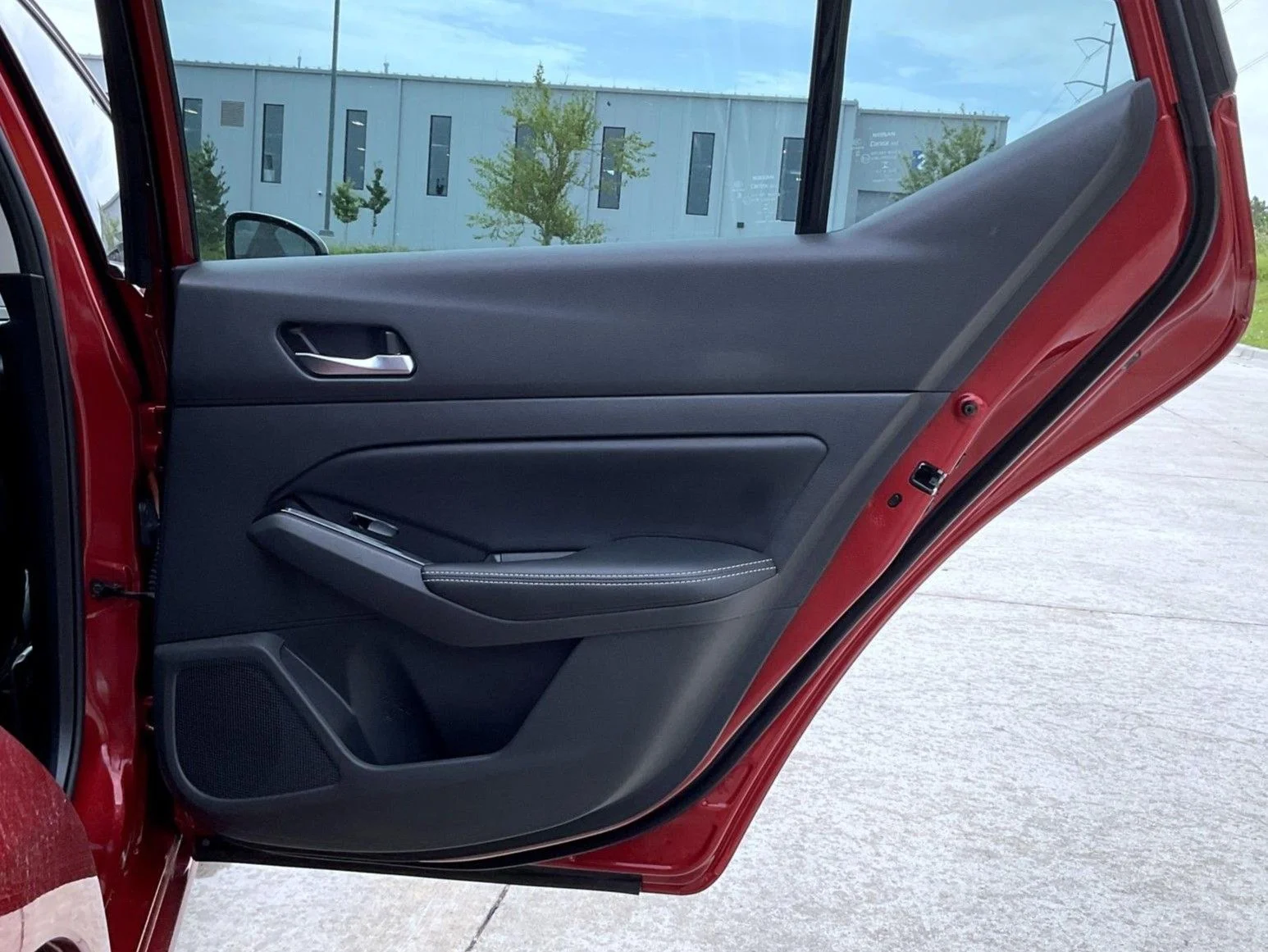 Used 2023 Red Nissan 2.5 SL image 18