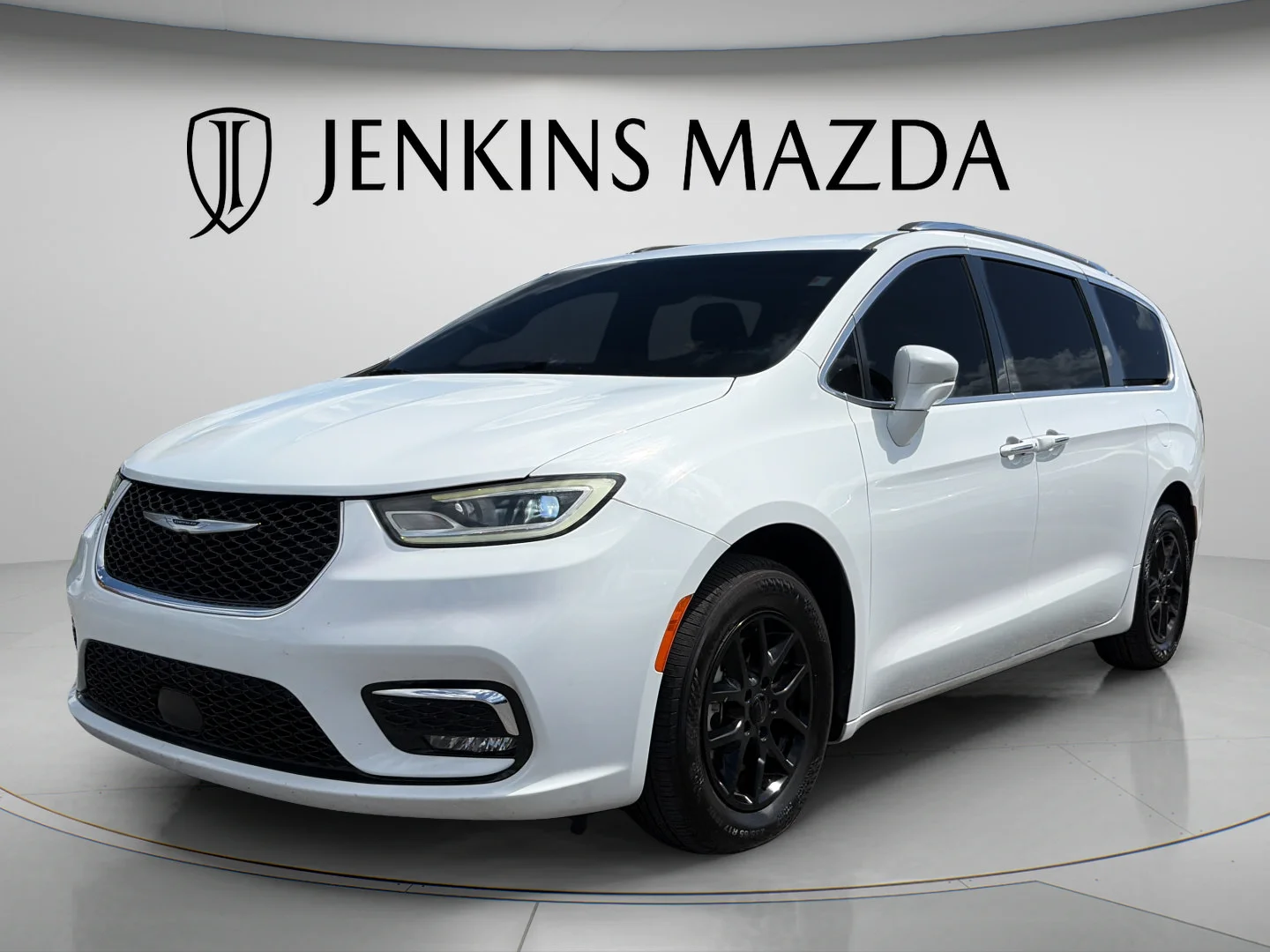 Used 2021 Bright White Clearcoat Chrysler Touring L image 3