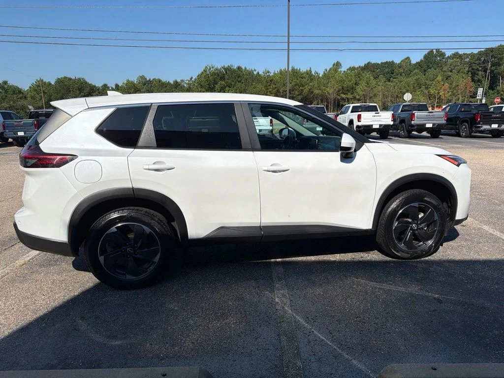Used 2025 White Pearl Nissan SV image 6