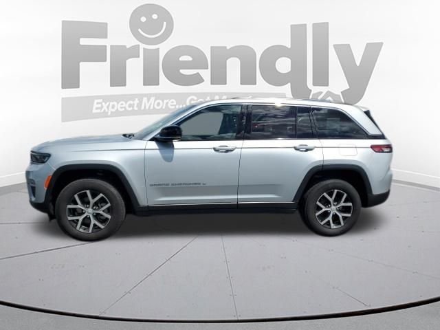 Used 2024 Silver Jeep Limited image 2