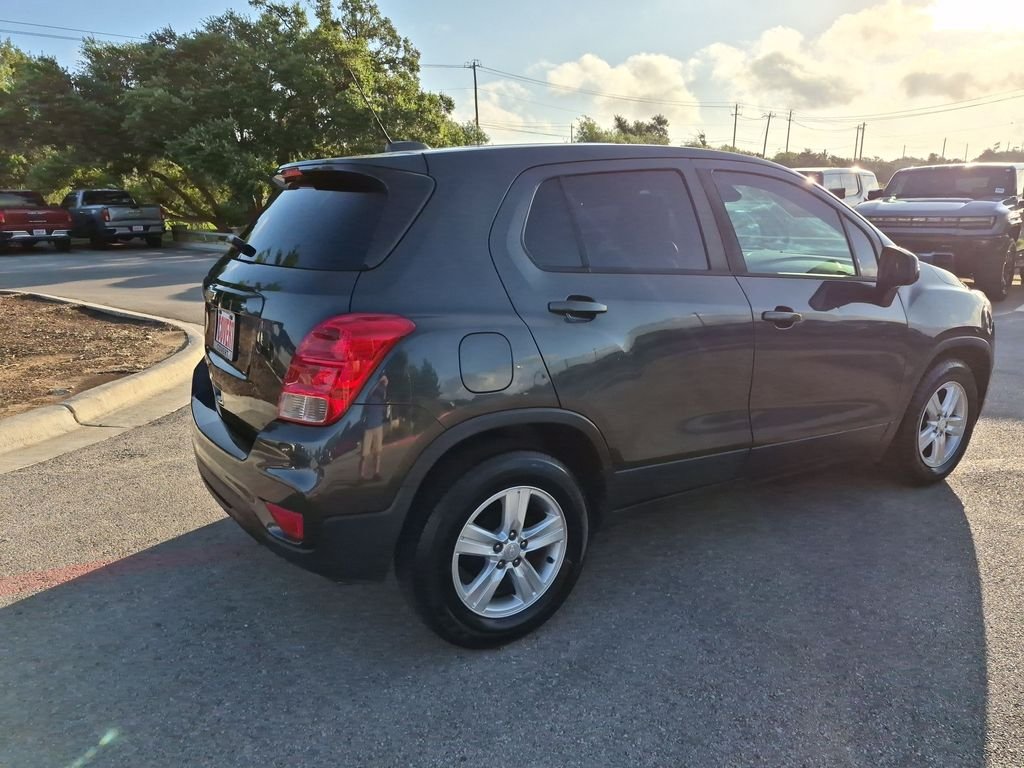 Used 2020 Gray Chevrolet LS image 9