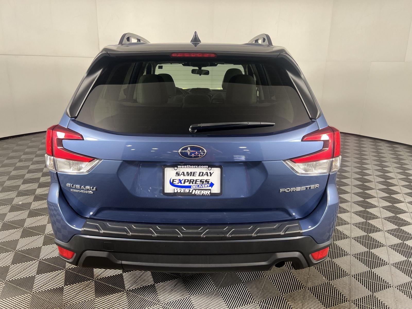 Used 2024 Horizon Blue Pearl Subaru Premium image 24