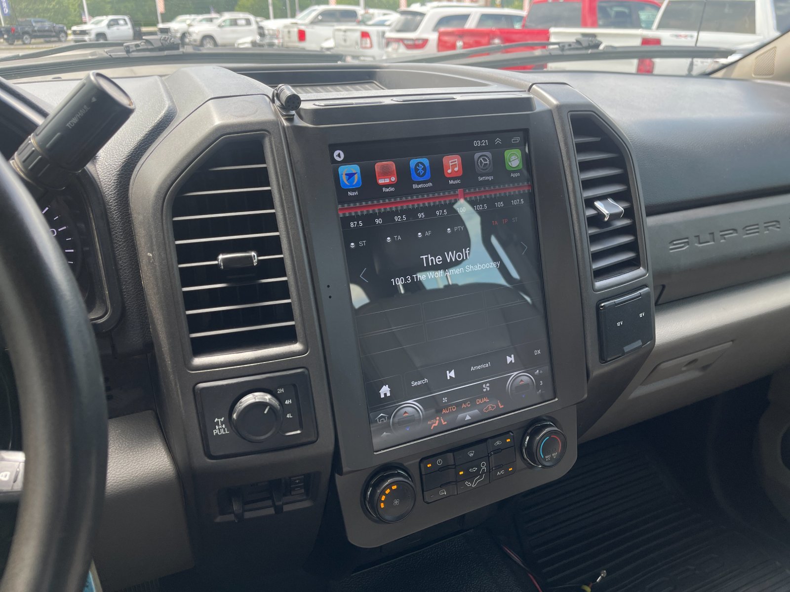 Used 2019 White Ford XL image 19