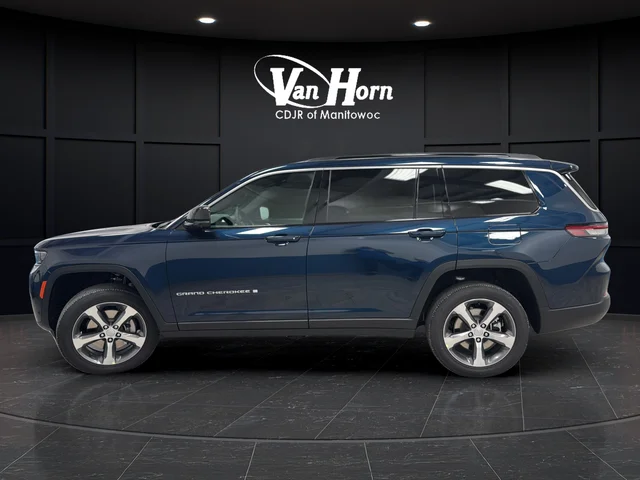 New 2026 Fathom Blue Pearl-Coat Exterior Paint Jeep Limited image 4