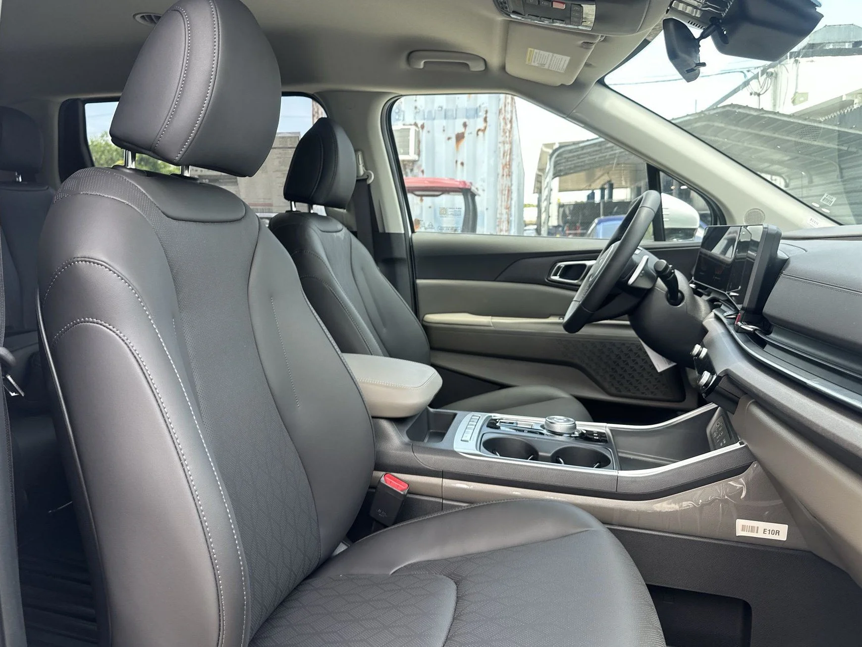 New 2026 Snow White Pearl Kia EX image 25