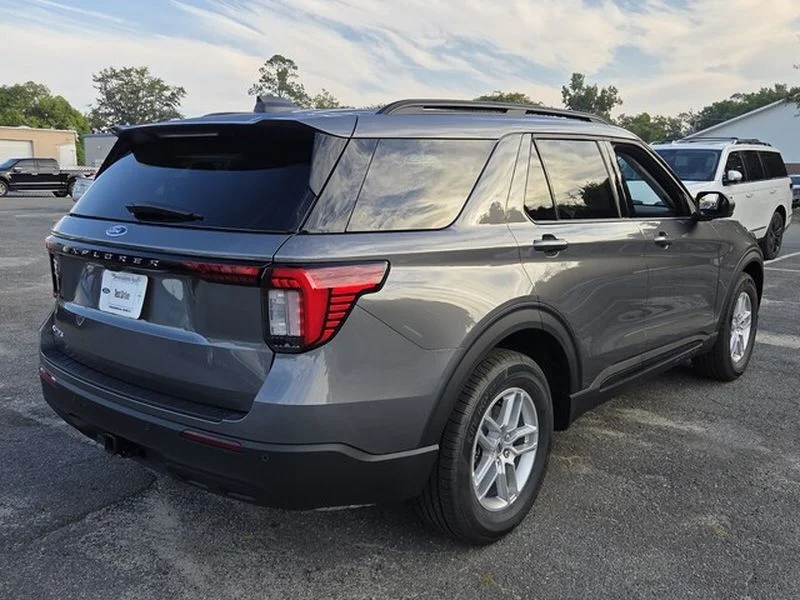 New 2026 Carbonized Gray Metallic Ford Active image 13