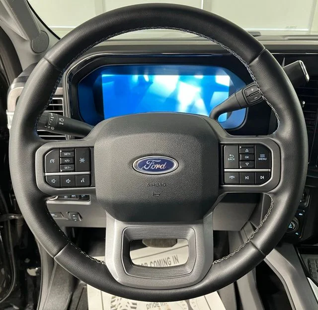 Used 2025 Black Ford Lariat image 26