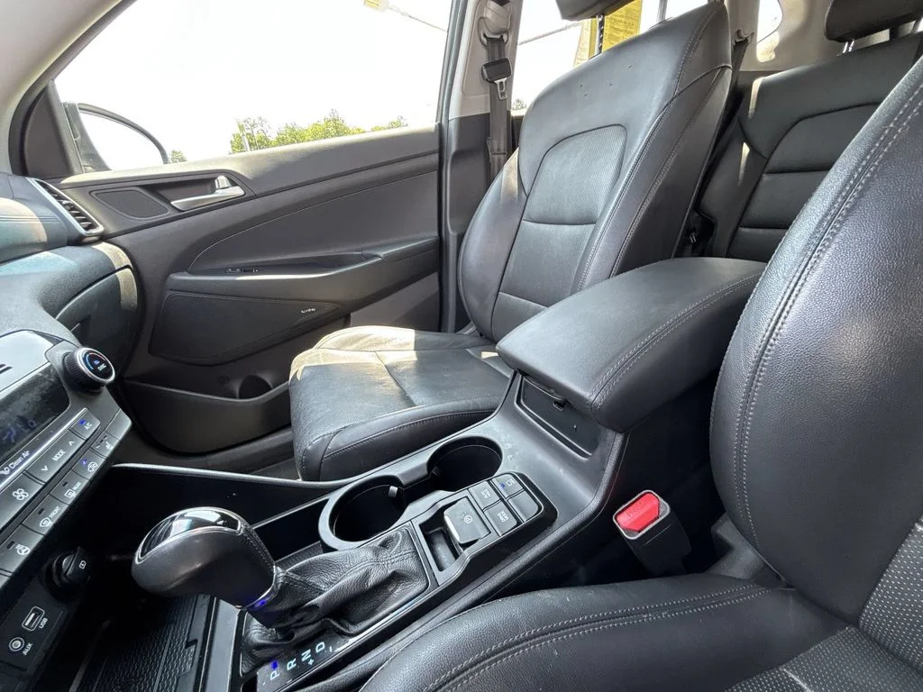 Used 2021 Black Hyundai Limited image 22