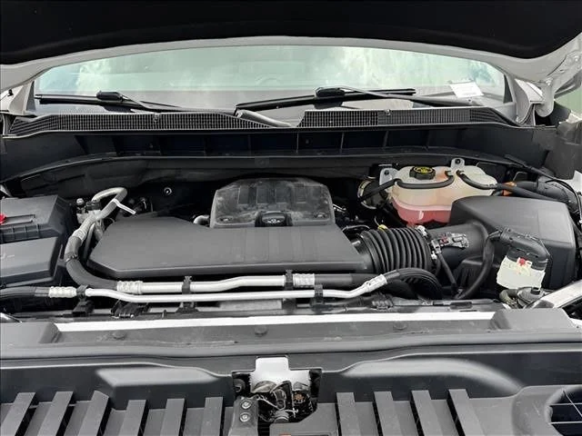 Used 2022 White Chevrolet Custom image 14