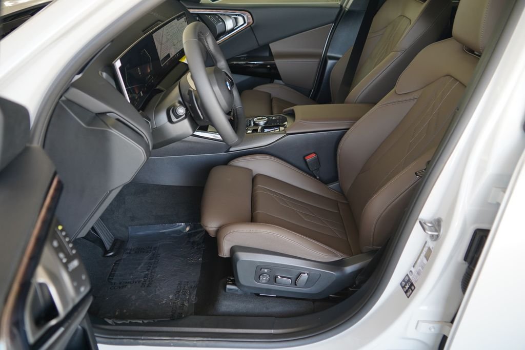 New 2026 Mineral White Metallic BMW 30 xDrive image 10