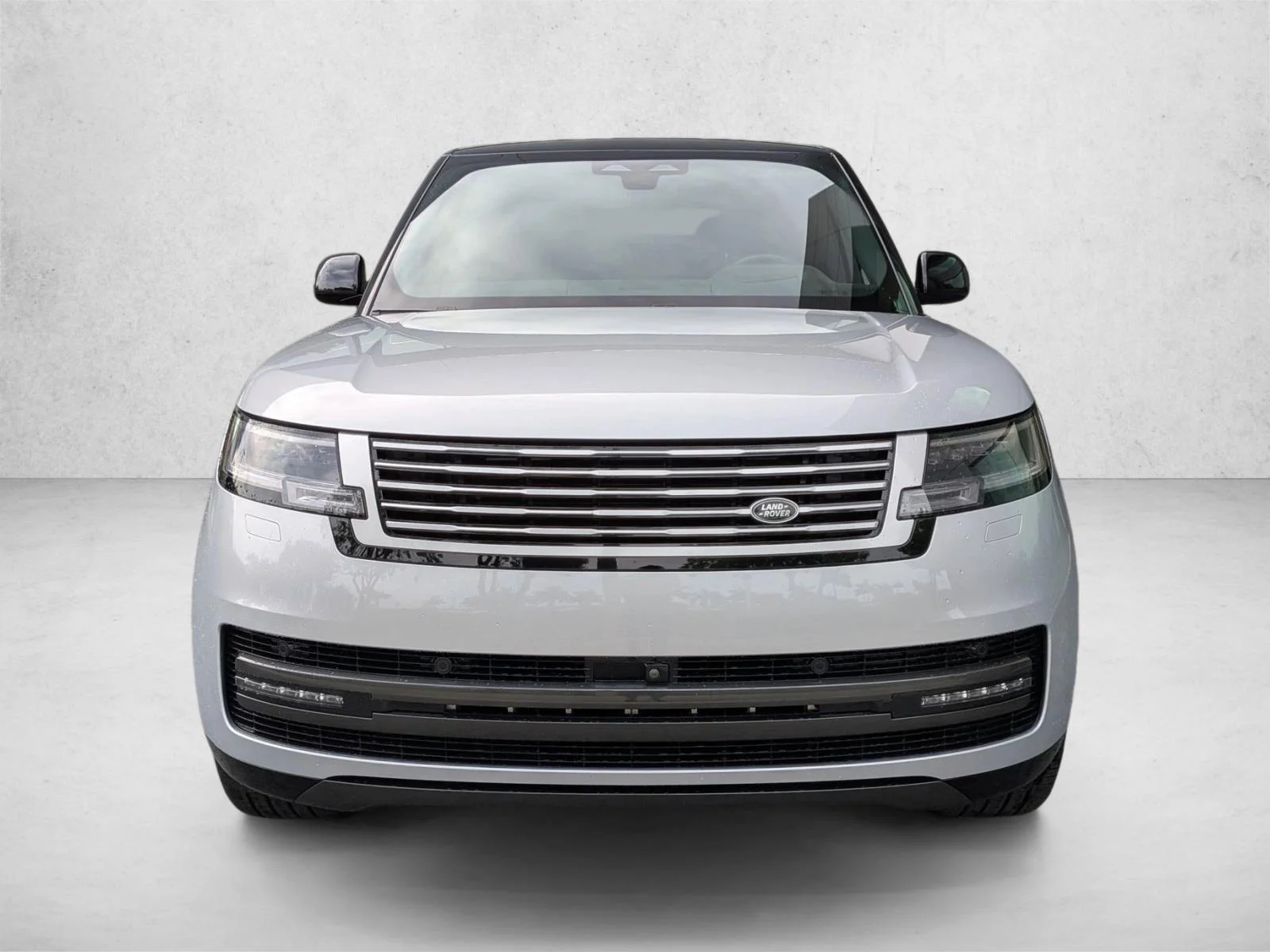 Used 2025 Hakuba Silver Metallic Land Rover SE image 2