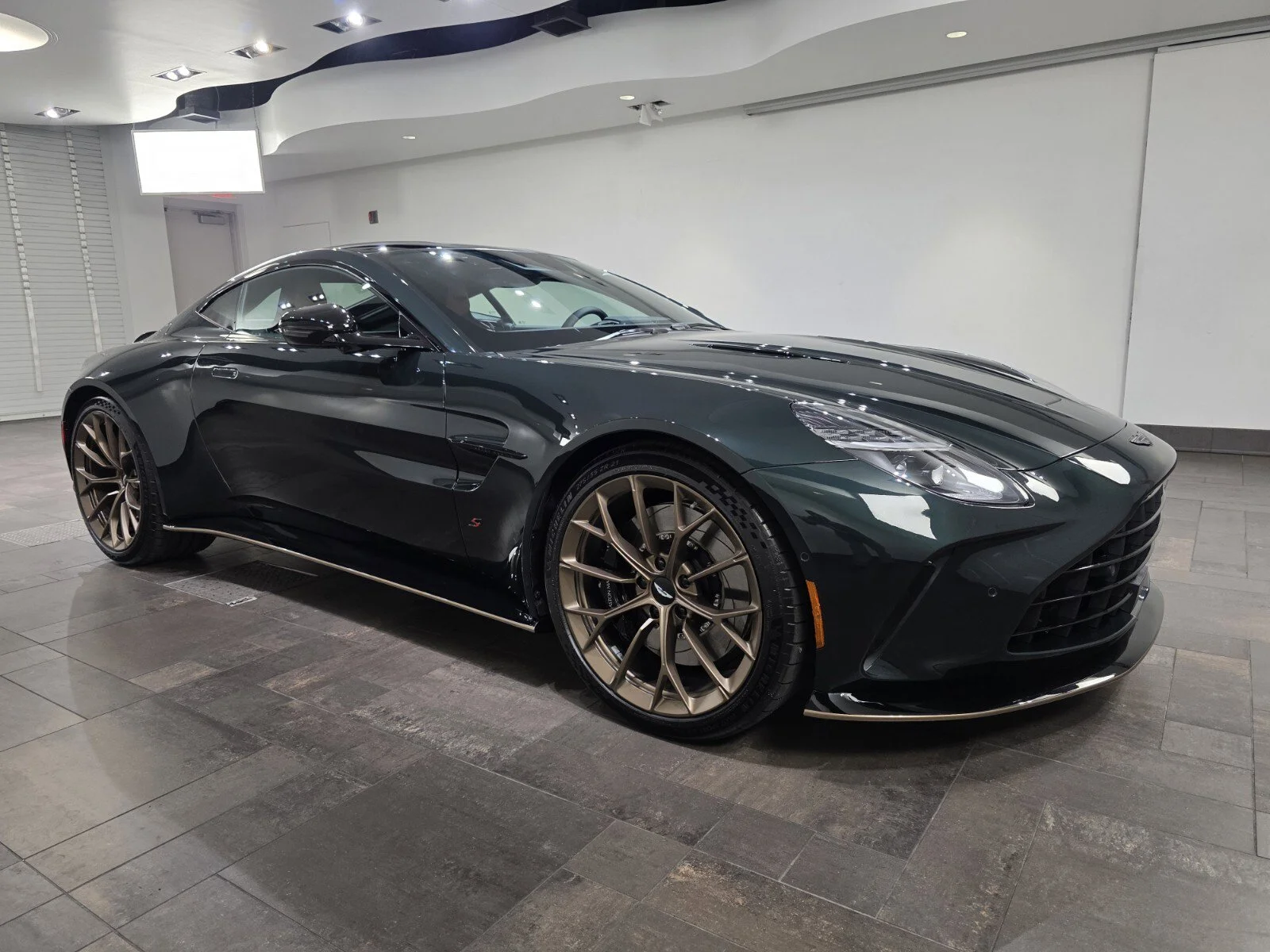 2026 Aston Martin Vantage 4.0 V8's photo