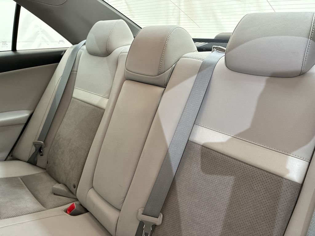 Used 2012 Black Toyota XLE image 9