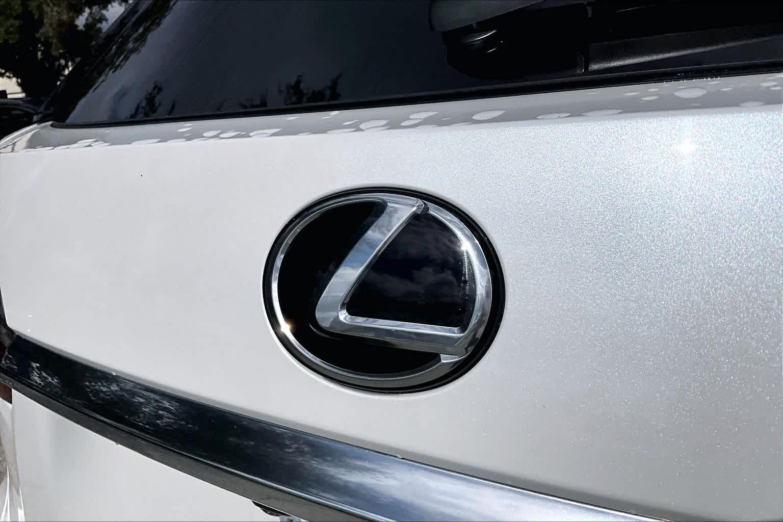 Used 2022 Eminent White Pearl Lexus  image 31