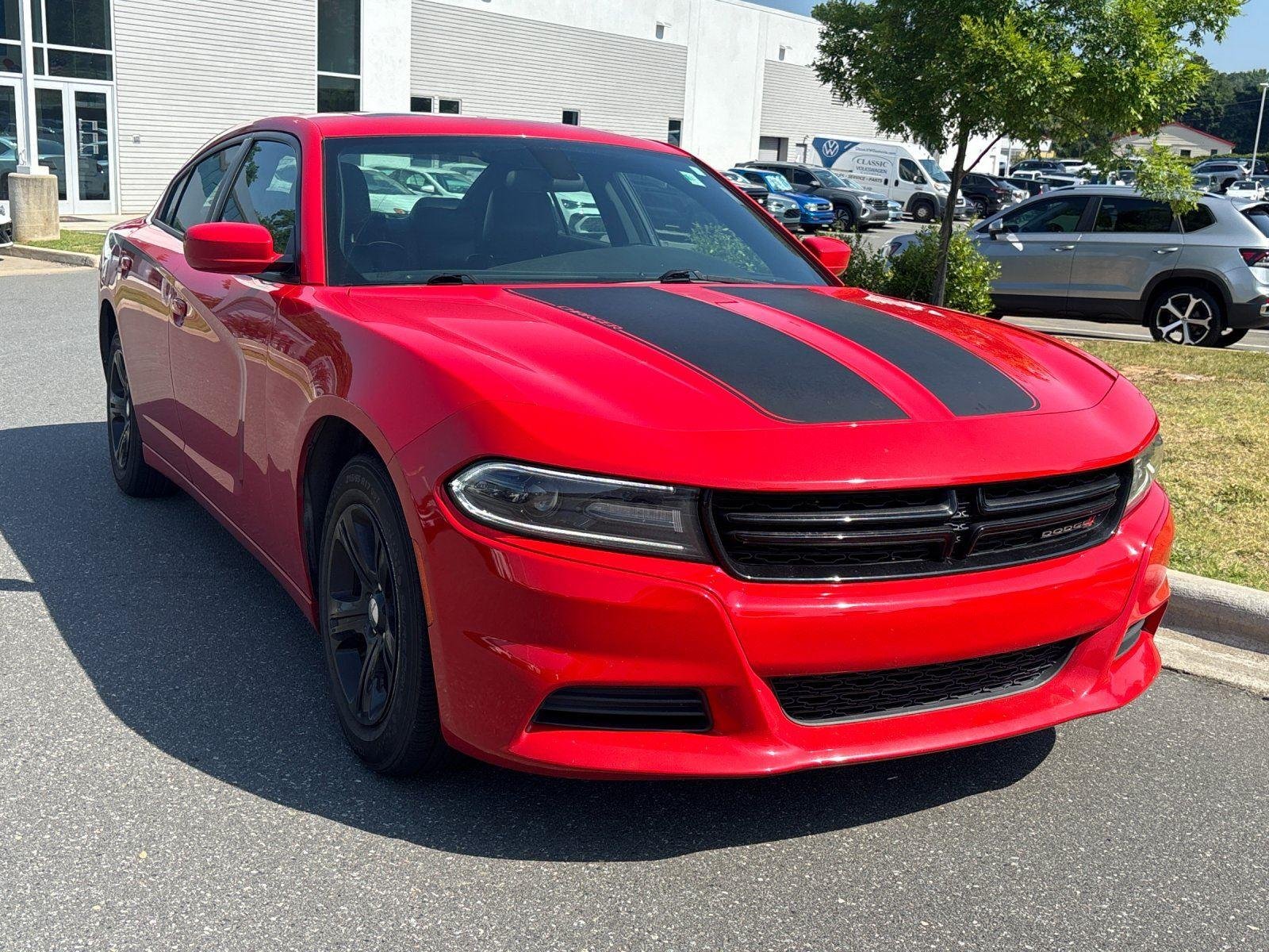 Used 2020 Torred Clearcoat Dodge SXT image 7