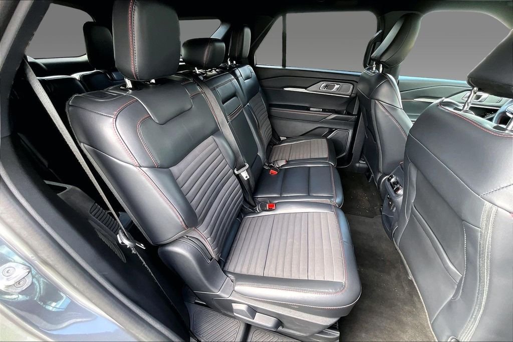 Used 2025 Gray Metallic Ford ST-Line image 16