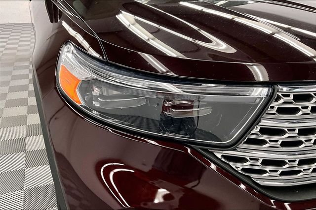Used 2023 Jewel Red Metallic Tinted Clearcoat Ford Limited image 35