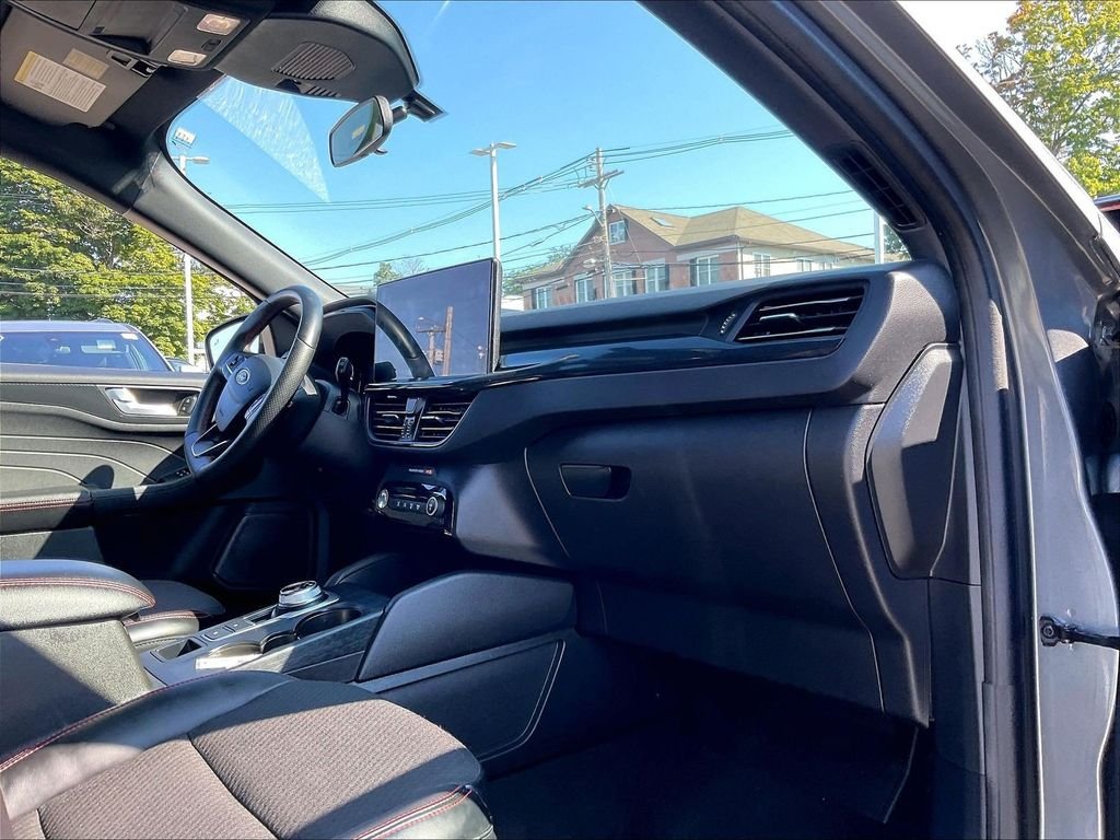 Used 2023 Gray Ford ST-Line image 14
