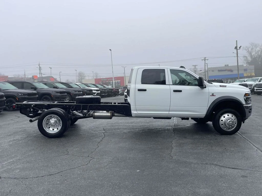 New 2026 Bright White Clearcoat RAM Tradesman image 9