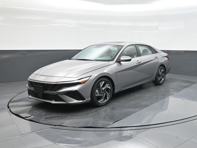 Used 2025 Silver Hyundai SEL Convenience image 33