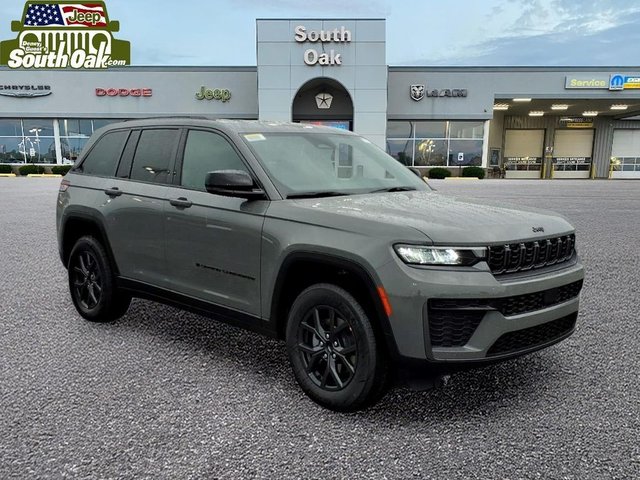 2027 Jeep Grand Cherokee Laredo Altitude