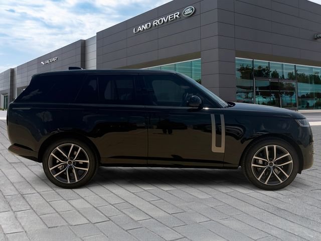 New 2026 Santorini Black Land Rover SE image 6