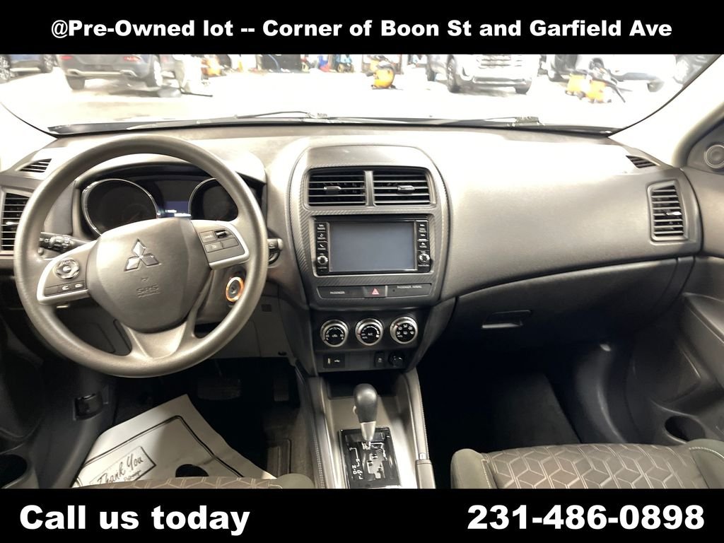 Used 2024  Mitsubishi  image 17
