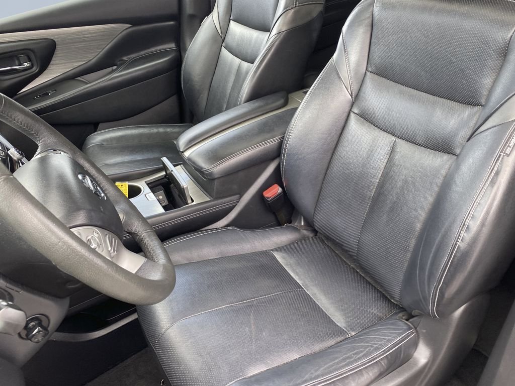Used 2016 Cayenne Red Metallic Nissan Platinum image 11