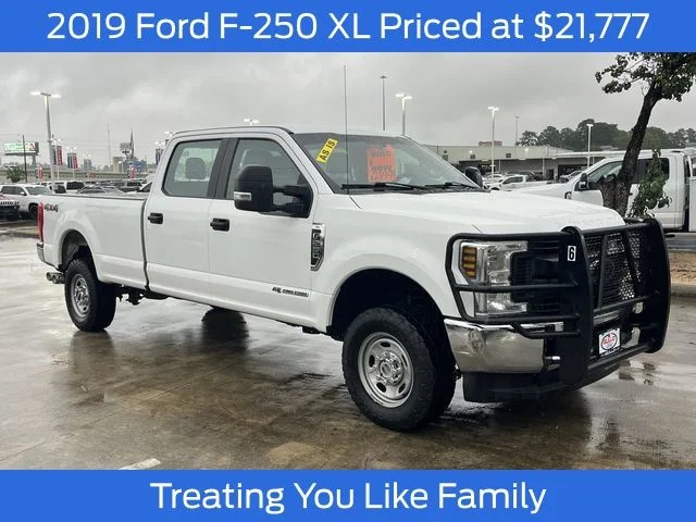 2019 Ford F-250 XL 4x4 Crew Cab 8' Box's photo