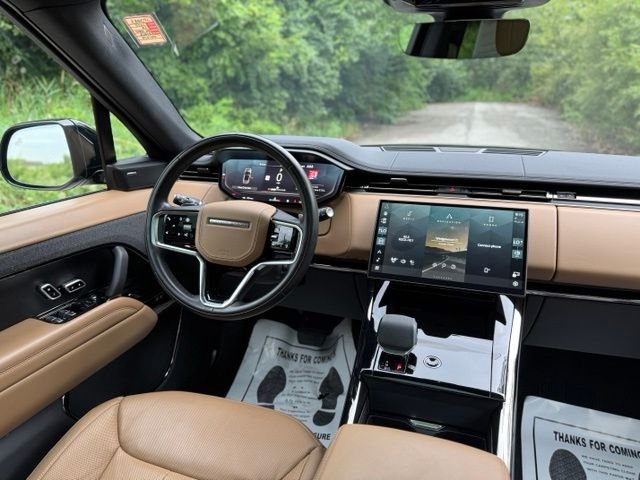 Used 2025 Santorini Black Metallic Land Rover SE image 28