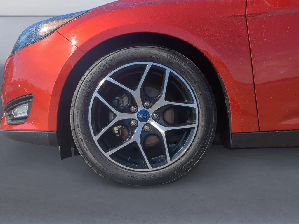 Used 2018 Red Ford SEL image 11