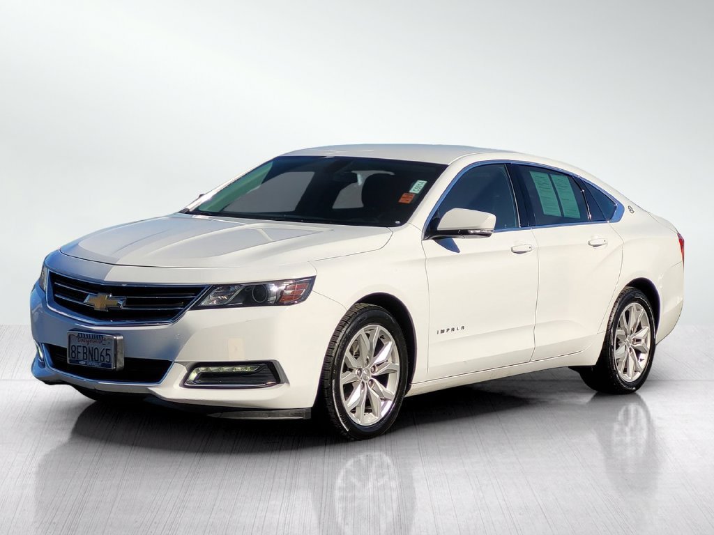 Used 2019 SUMMIT WHITE Chevrolet LT image 6
