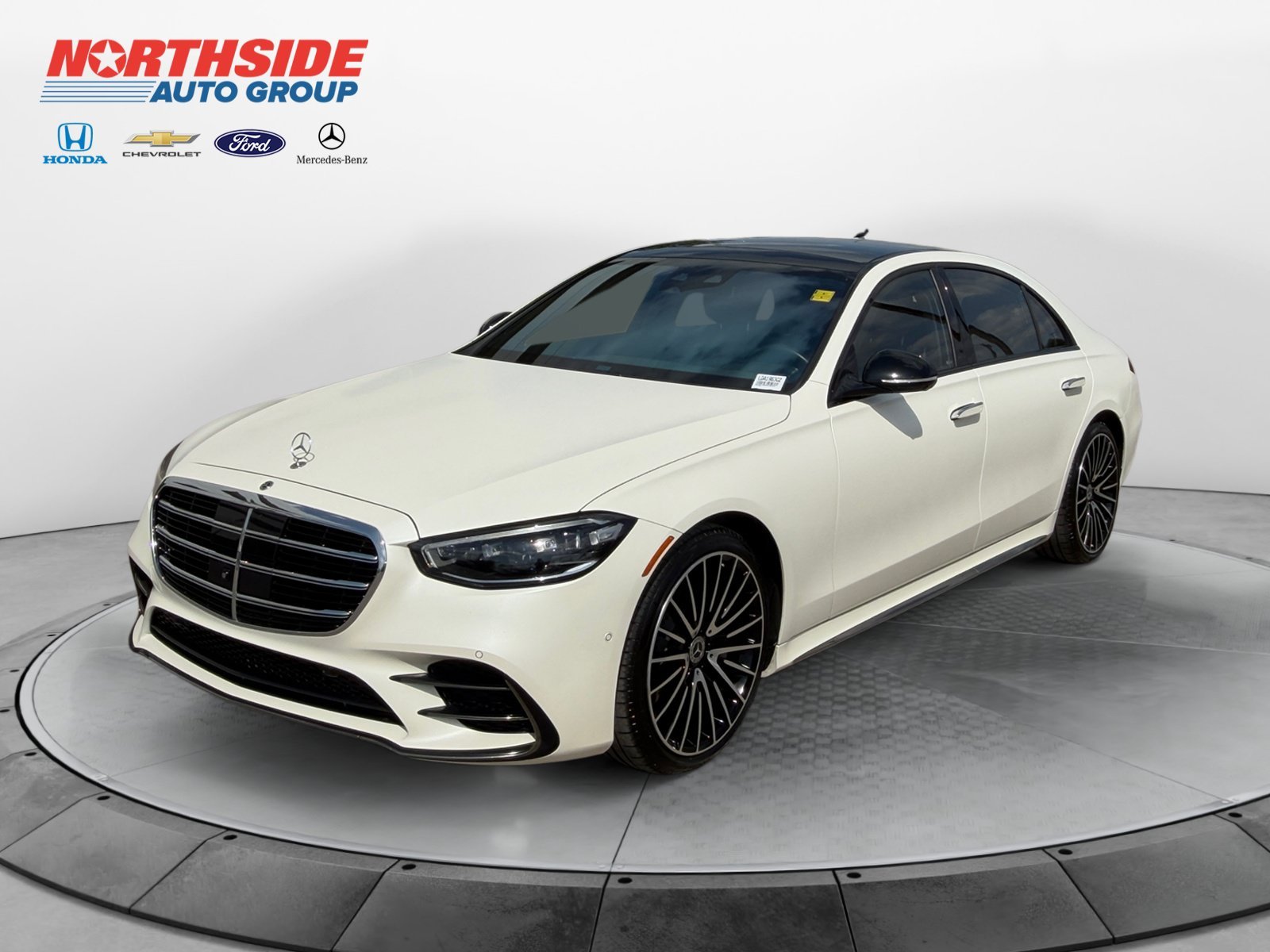Certified Used 2023 MANUFAKTUR Cashmere White Magno Mercedes-Benz S 580 image 3