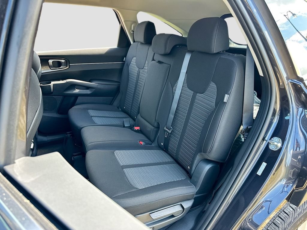 2026 Kia Sorento LX - Photo 22