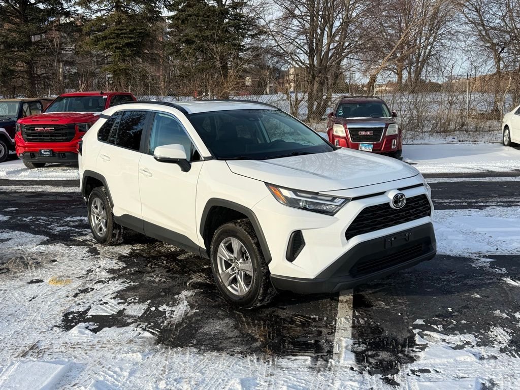 2023 Toyota RAV4 XLE - Photo 7