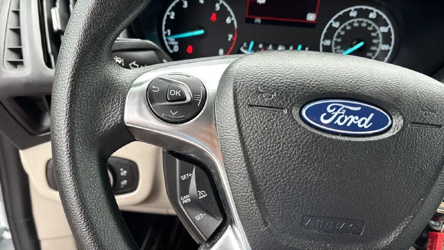 Used 2023 Frozen White Ford XLT image 22