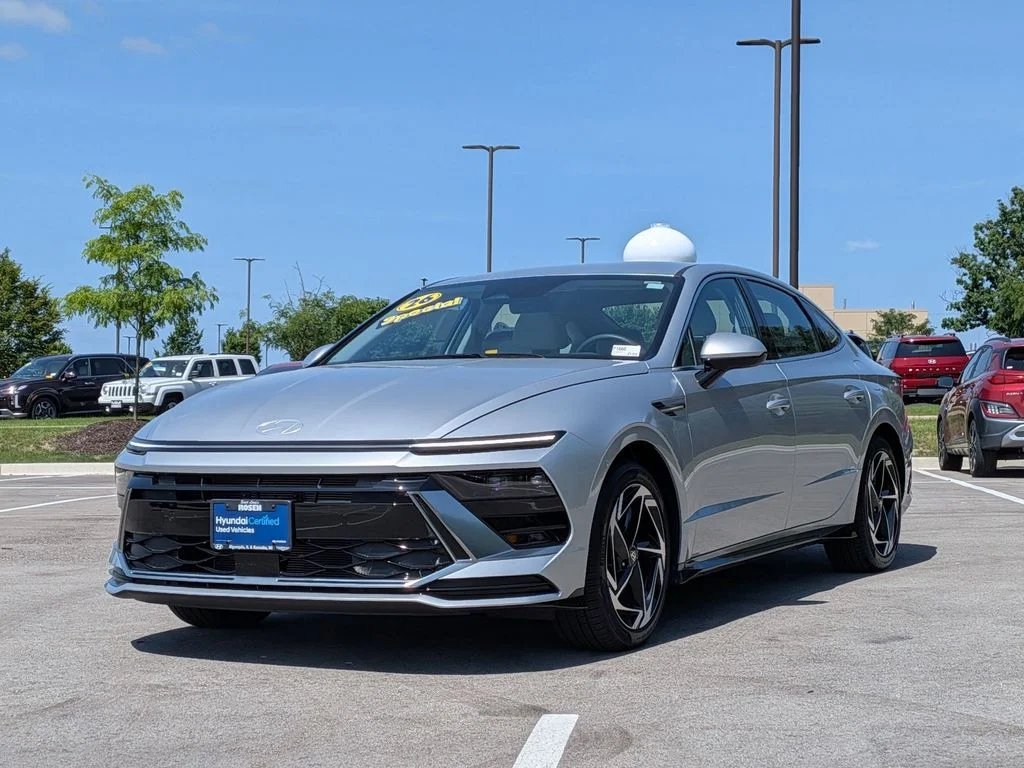 Used 2026 Silver Hyundai SEL Sport image 3