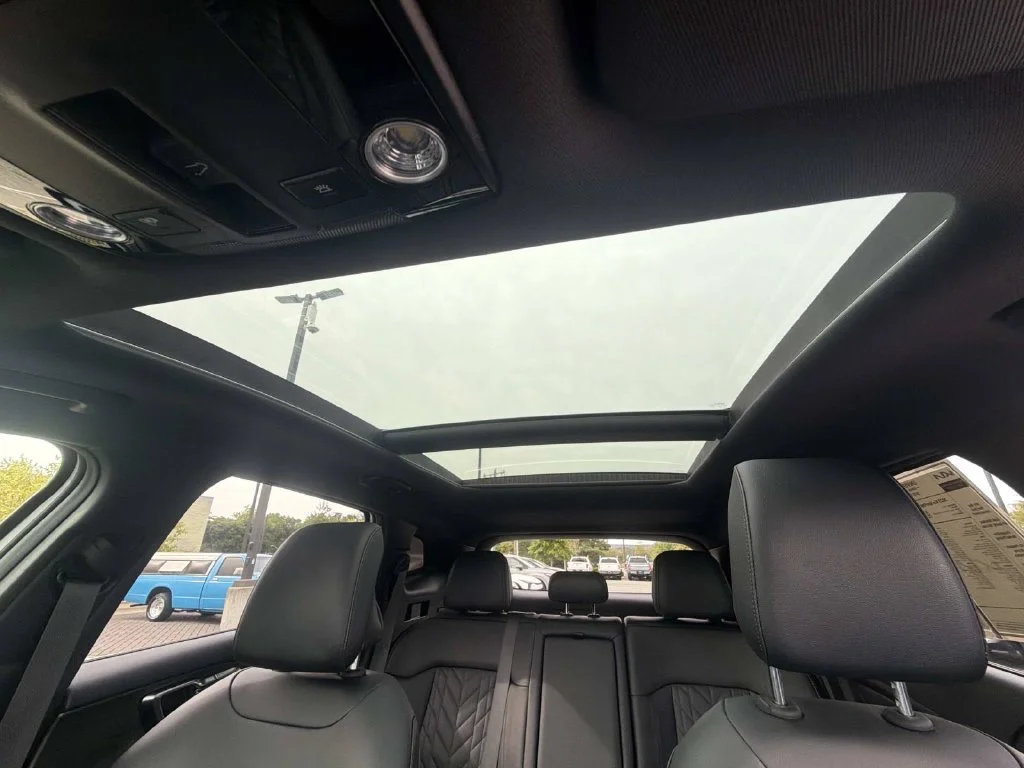 Used 2023 White Kia X-Pro Prestige image 13